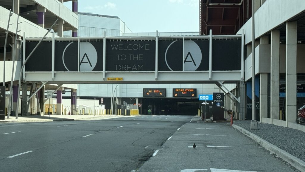 Lux Ride NY | Corporate Travel in NYC: Why Your Team Needs a Trusted Black Car Partner
